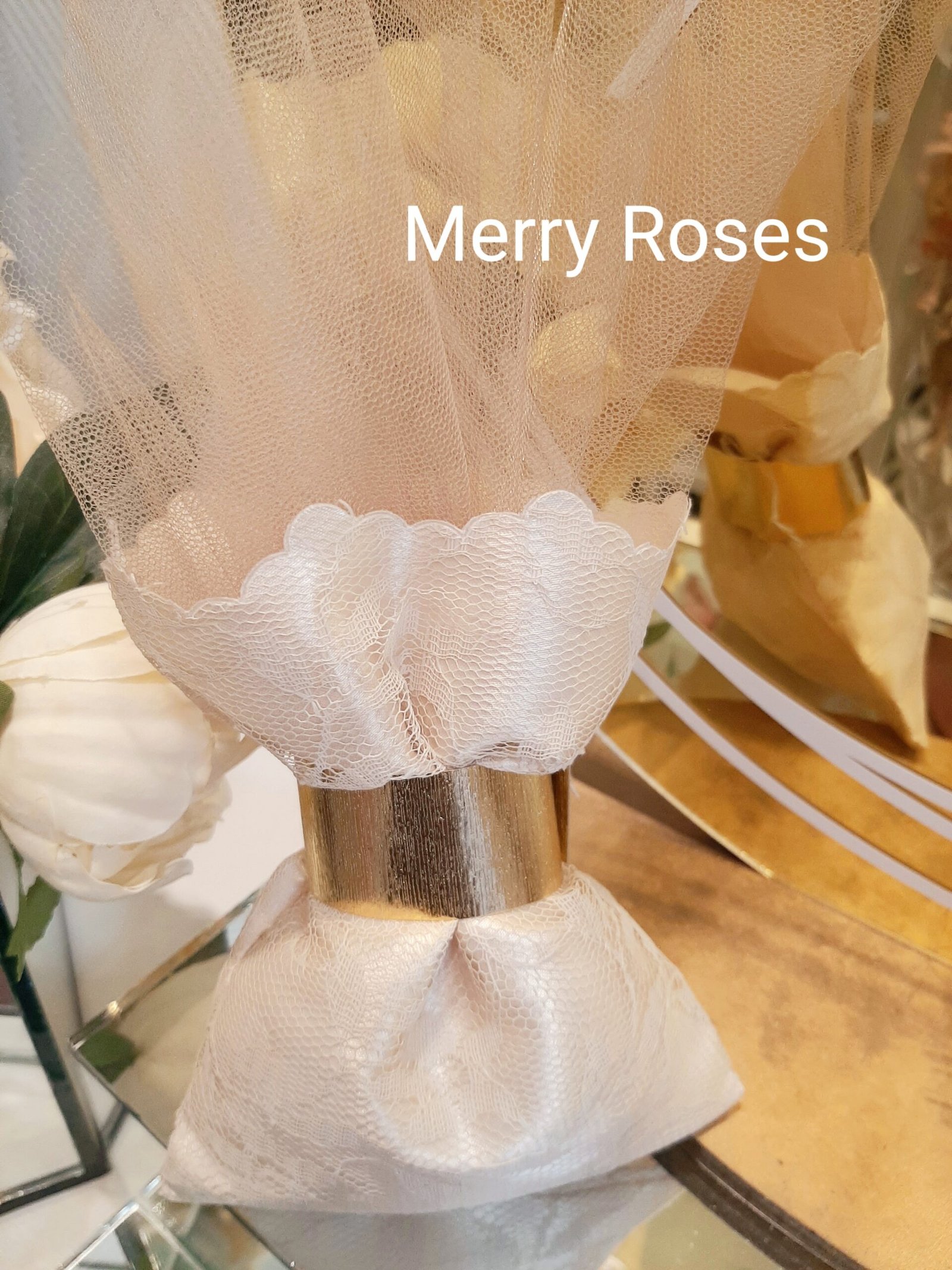 Ξεχωριστή Μπομπονιέρα Γάμου με Χρυσό Δέσιμο - Image 5