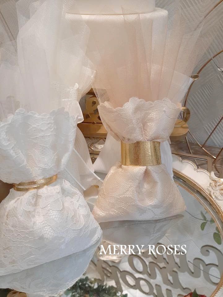 Ξεχωριστή Μπομπονιέρα Γάμου με Χρυσό Δέσιμο - Image 2