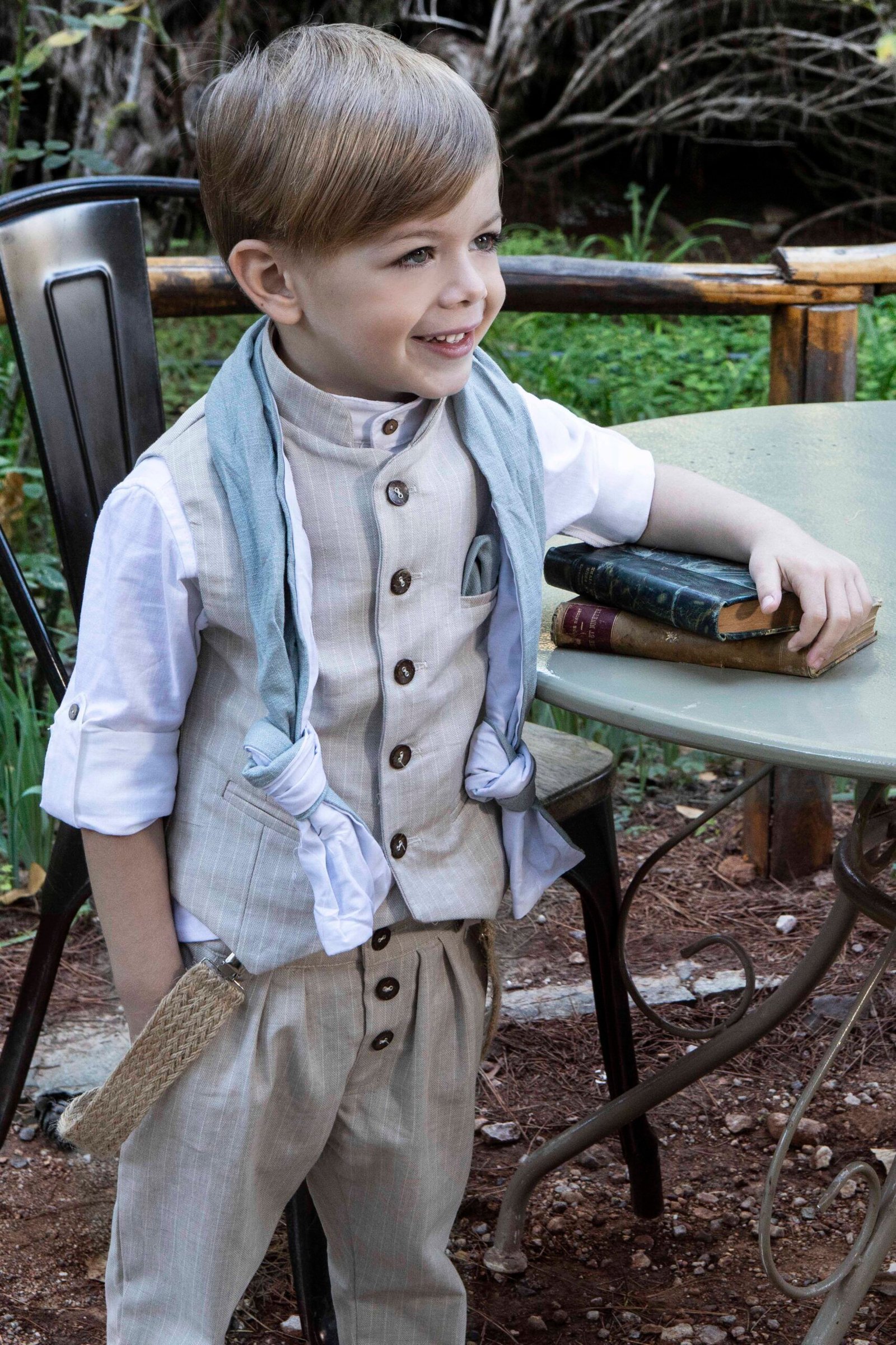 Εντυπωσιακό βαπτιστικό σετ ρούχων σε μπεζ αποχρώσεις με πουκάμισο μάο - Image 3